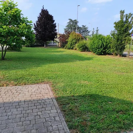 Cremona Busseto Musica - Con Parco E Piscina بيت ضيافة *